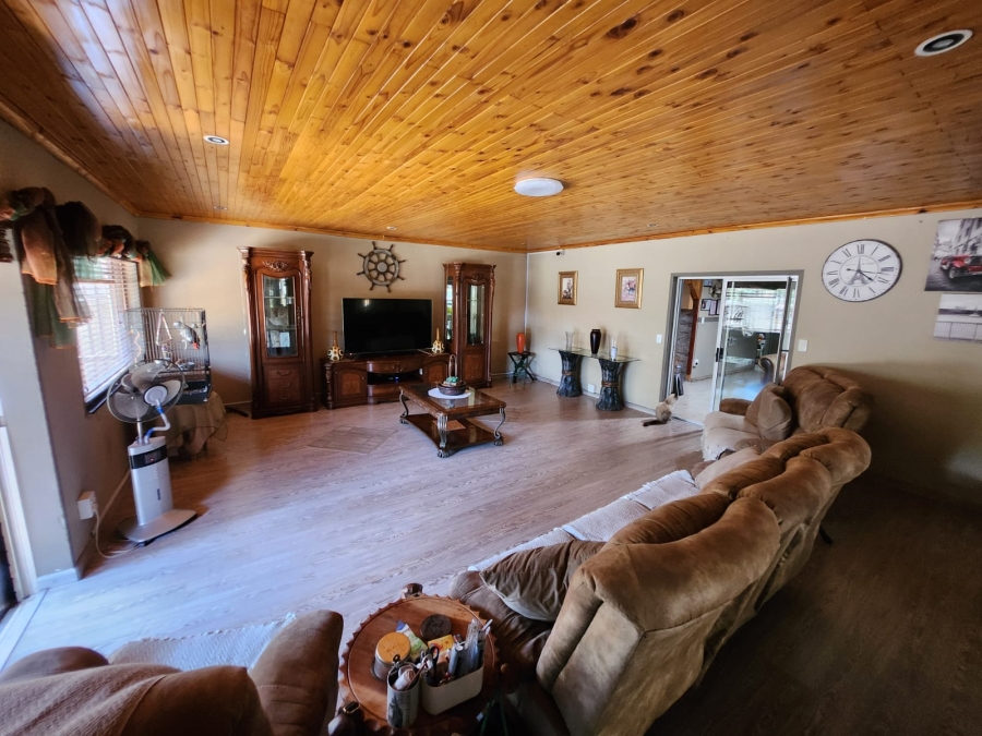 6 Bedroom Property for Sale in Vaalpark Free State